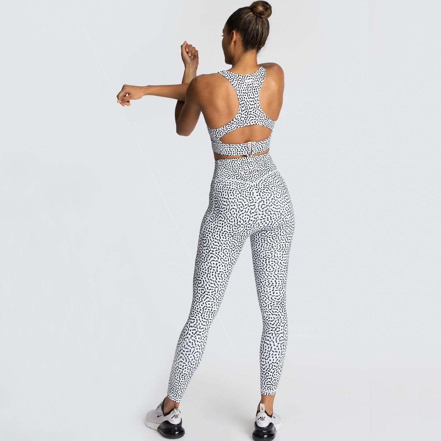 Solid Color Yoga Outfit for Fitness and Exercise