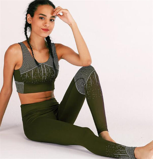 Fashion Print Yoga Outfit with Moisture-Wicking Pants
